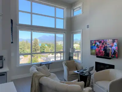 2 Bedroom/2 Bathroom plus two decks with stunning views – 850 sq