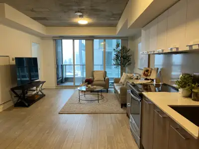 Toronto downtown Queen street East 2-bed 2-wash