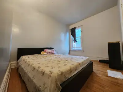 Roommates, especially, Carleton University students, are welcome to join in a gorgeous three-story h...
