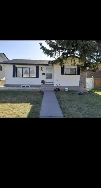House for rent in the community of Marlborough, available immediately. First floor, 3 bedrooms, one...