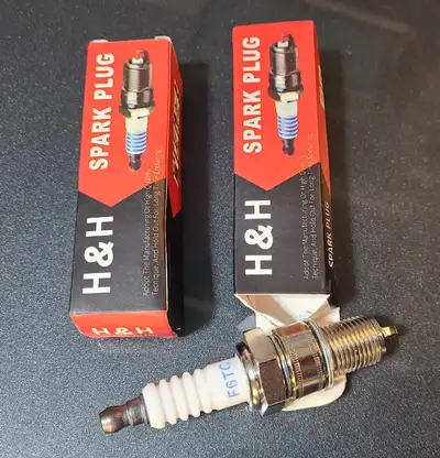 2 brand new F6TC spark plugs for most snowblower makes including MTD or Cub Cadet. Can replace origi...