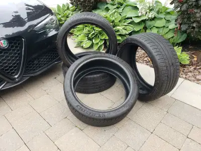 Selling a set of four 225/40/ZR19 Michelin Pilot Sport All Season tires, perfect for various weather...