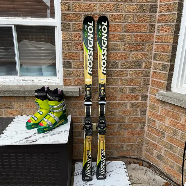 155 Rossignol ski with boots  in Ski in Markham / York Region - Image 2