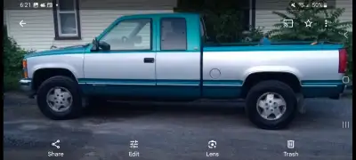 Im selling my 1994 chev Silverado k1500 350/5.7L motor. I'am the second owner of this truck it is in...
