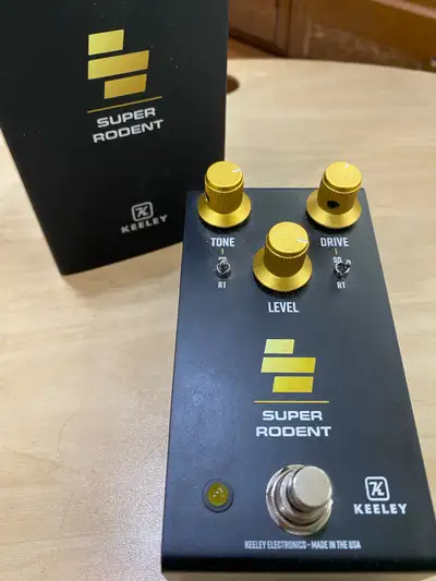 It’s a Boss SD-1 and ProCo Rat together in one pedal. The switches allow you to pair the SD-1 tone s...