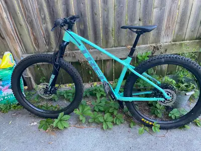 Trek Roscoe 7, View more