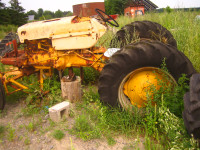 CASE TRACTOR 500 B FOR PARTS