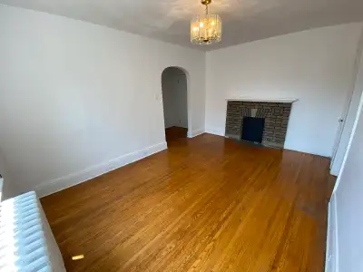 $1800 Bathurst/St.