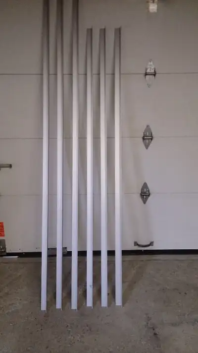 Angles en aluminum /  Aluminum angles, View more