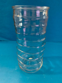 Vintage Beautiful clear glass Table vase 8.5” H x 4” dia $12