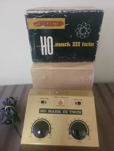 New vintage Silvine HO Mark III Twin Model 1400s trainTransformer vintage Silvine HO Mark III Twin M...