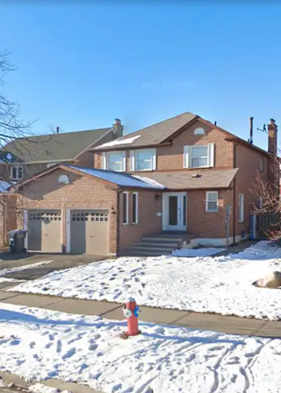 BASMENT ROOM FOR RENT NEAR SHERIDAN COLLEGE