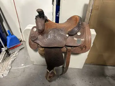 15 inch Jim Taylor ustrc trophy saddle. Excellent condition. 7 inch gullet. 2000obo
