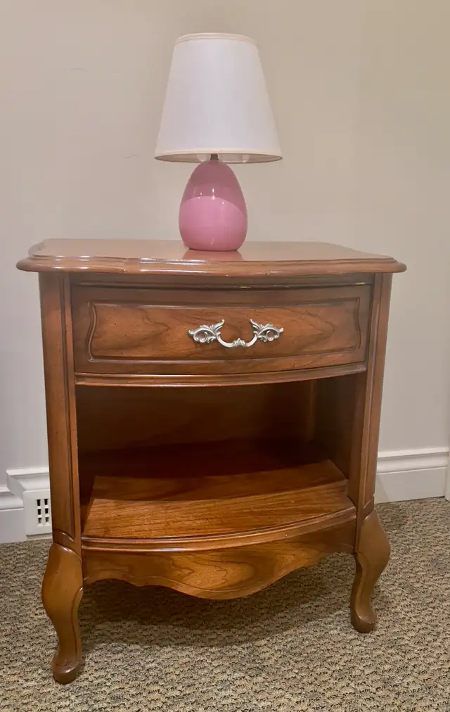 FREE bedroom furniture in Free Stuff in Burnaby/New Westminster - Image 4