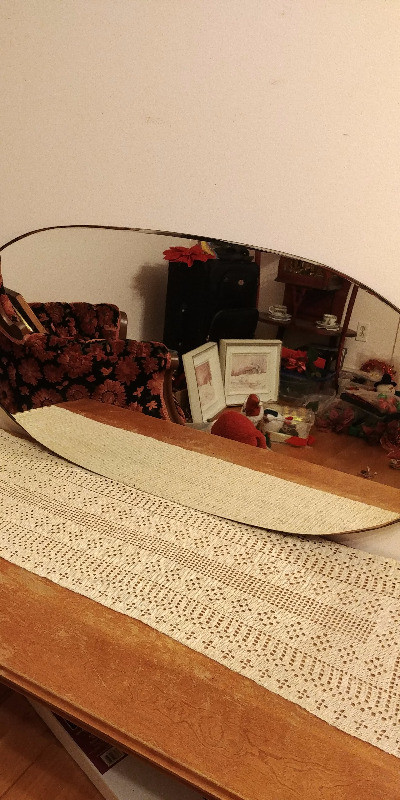 Miroir ovale biseauté dans Décoration intérieure et accessoires  à Drummondville