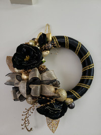 Black and gold Christmas wreath, new