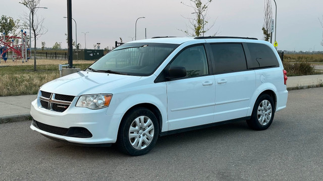 2017 Dodge Grand Caravan - SXT - Excellent Condition in Cars & Trucks in Fort McMurray - Image 3