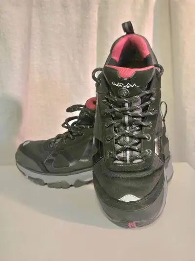 Windriver Tarantula Low-Cut Womans Hiking Shoe, View more