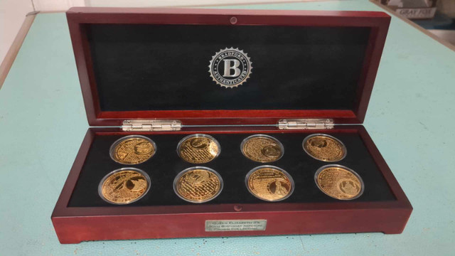Queen Elizabeth Coin Set 90th Anniversary Coin Collection in Arts & Collectibles in Hamilton