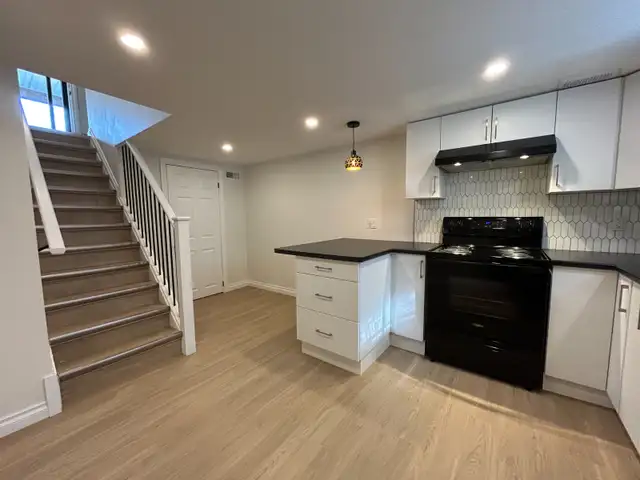 RENOVATED 2 BEDROOM NORTH END MAY 1 in Long Term Rentals in Peterborough - Image 3