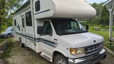 Embark on unforgettable adventures with this Ford Freeport motorhome! This used motorhome is ready t...