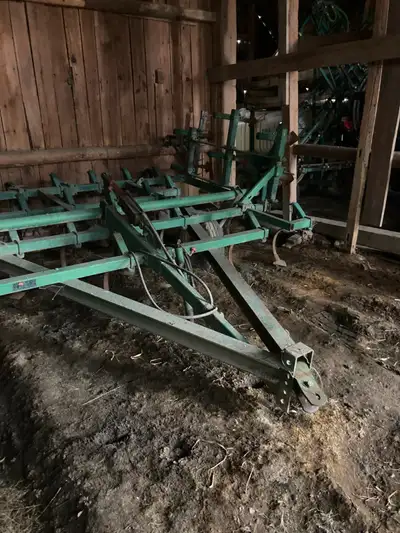 cultivator with back buster bar 18 foot wide john deere 1010 with cylinder, jack,hydrolic hose , rea...