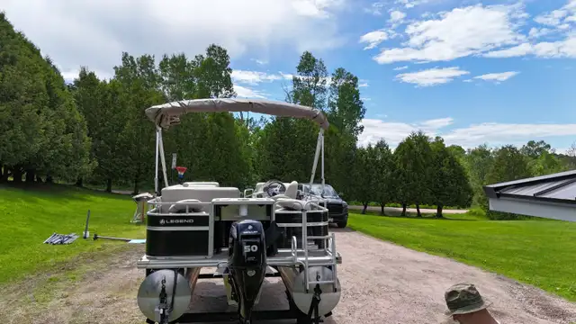 2020 Legend Splash + Flex Pontoon Boat in Personal Watercraft in North Bay - Image 5