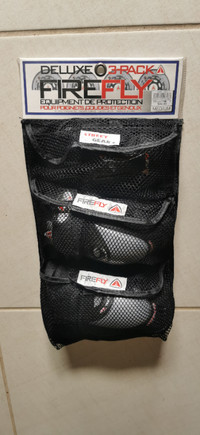 New MEDIUM Deluxe FireFly rollerblading protection set, $20