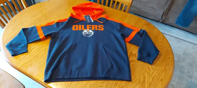 Never worn FANATICS Edmonton Oilers Pullover Hoodie (XL)632350148436511226