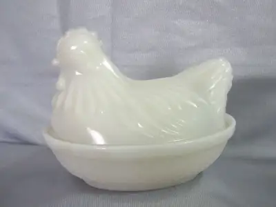 POULE VINTAGE HAZEL ATLAS MILK GLASS SITTING HEN DISH, View more