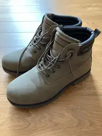 Men Winter Boots (US 10)