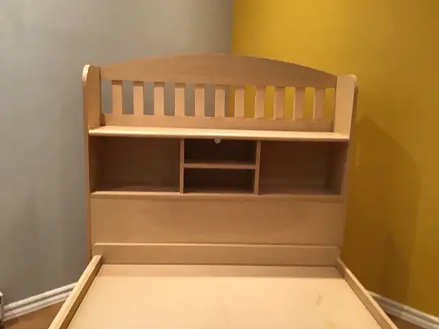 set de chambre enfant in Beds & Mattresses in Laval / North Shore - Image 3