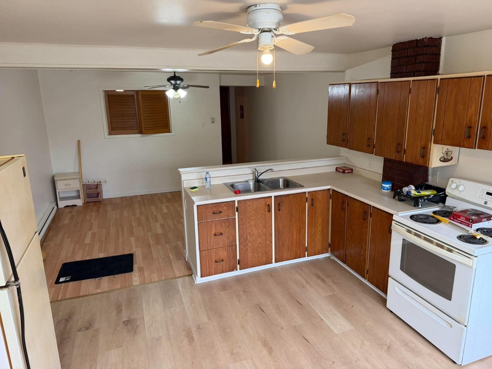 Cozy, Quiet 1-bedroom apartment for rent $950 utilities included 1