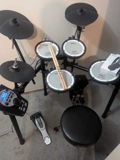 Roland td11 electronic drum set with accessories , View more