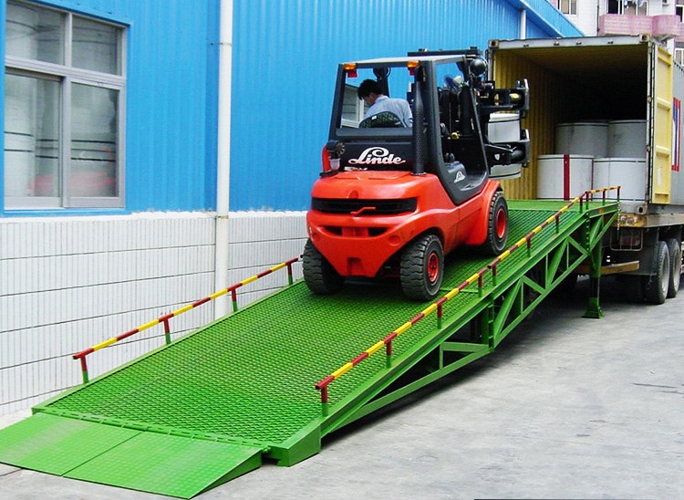 Steel Portable Yard Ramp Loading Dock Loading Ramp Forklift Ramp