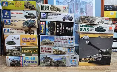 1:35 War Tanks, Cannon & Armored Vehicles Model kits (Pls read), View more