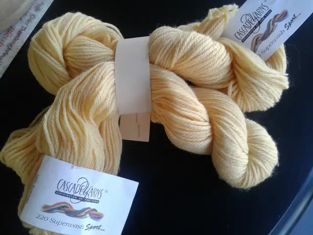 100% Merino wool yarn 100 grams in Hobbies & Crafts in St. Catharines - Image 2