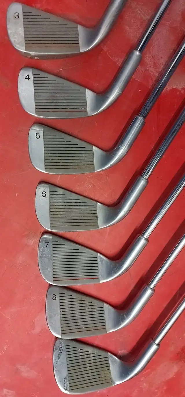 SET OF 11 CAMPBELL GOLF CLUBS (+ DUNLOP SAND WEDGE) in Golf in London - Image 5