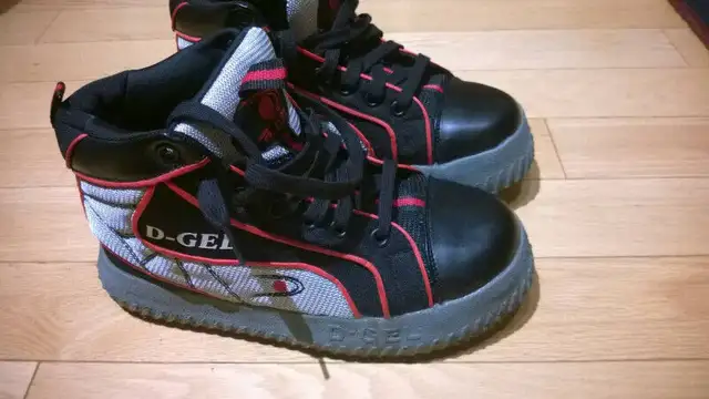D-Gel® Tractor - Outdoor Broomball Shoes SIZE 9 US in Men's Shoes in Mississauga / Peel Region - Image 7