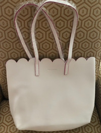 NEW - Wacoal White Tote Bag