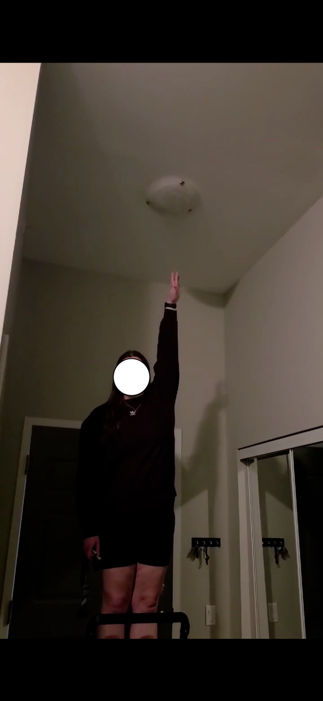 Need someone with a tall ladder to change 1 light bulb - $45
