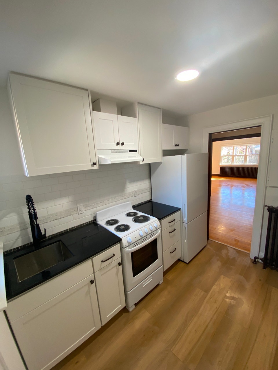 Large 1 Bedroom – Jane Subway – Utilities Included – $1,950 4