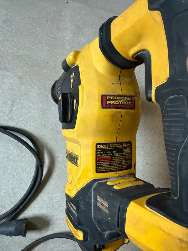 dewalt SDS hammer/chipping drill in Power Tools in Kitchener / Waterloo - Image 4