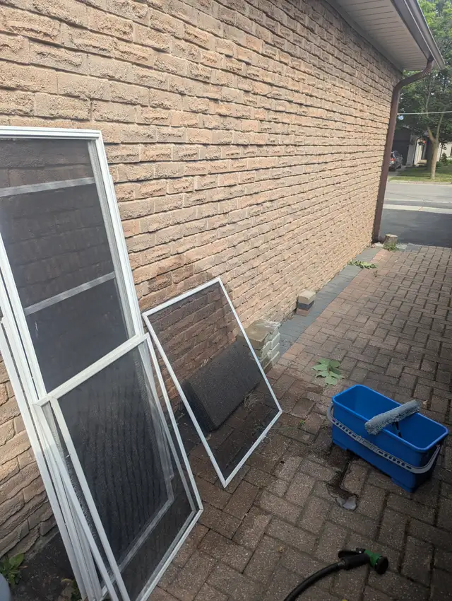 Window&gutter cleaning461886605702604803