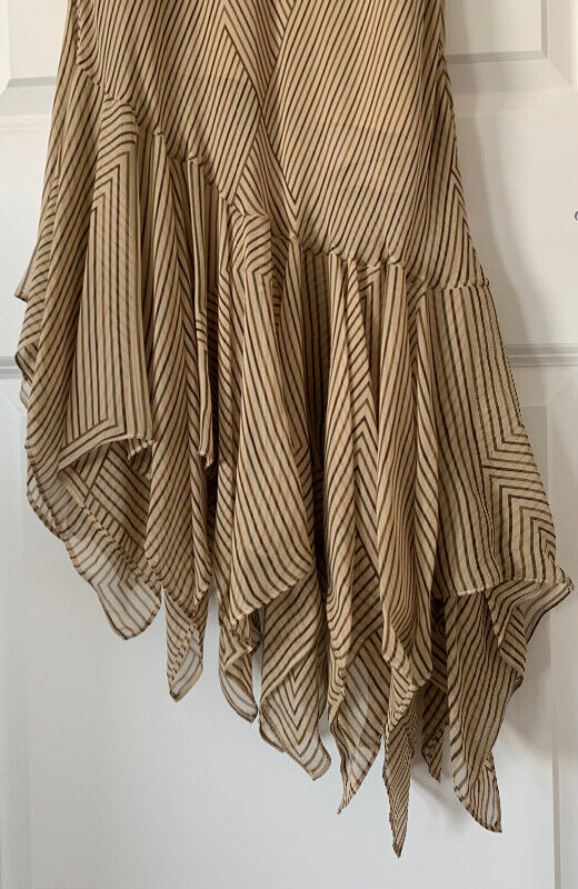 BCBG silk asymmetrical dress size 4 in Women's - Dresses & Skirts in Winnipeg - Image 3