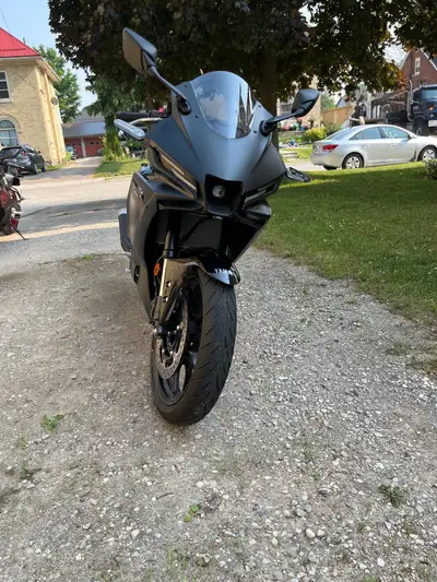 2025 Yamaha r3. I haven’t had much time to ride it and it only has 71km on it. Message me if interes...