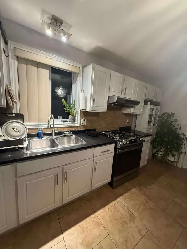 Private Room for Rent in Room Rentals & Roommates in Windsor Region - Image 11