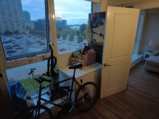 DOWNTOWN LAKE VIEW APARTMENT BY QUEENS QUAY in Long Term Rentals in City of Toronto - Image 2