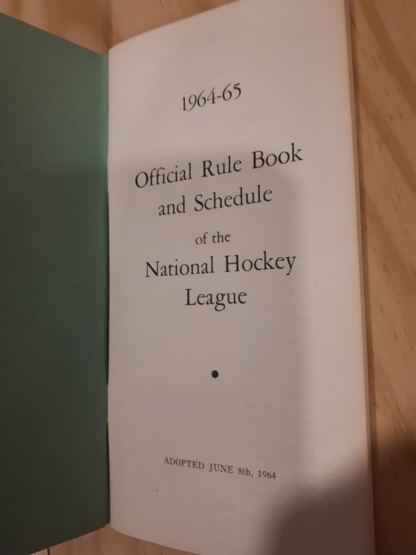 NHL Official Rule Book 1964 dans Art et objets de collection  à Ville de Montréal - Image 2