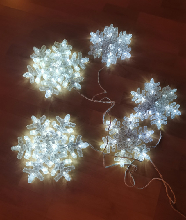 Christmas   Snowflakes    Lights in Holiday, Event & Seasonal in City of Toronto